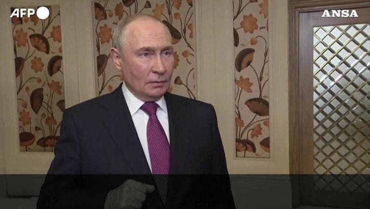 Putin: “Inviare truppe europee in Ucraina sarebbe una guerra contro la Russia"