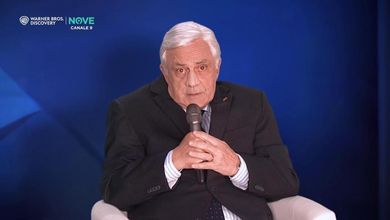Tajani-Crozza allarga il caso gonne: "Meglio lunghe e meglio i baffetti"