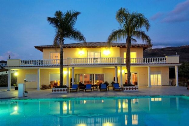 Ville: lusso e capricci, la piscina arriva in camera