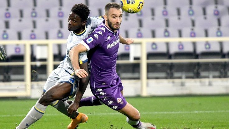 Fiorentina-Verona 1-1: Vlahovic replica a Veloso, i viola non sanno più vincere