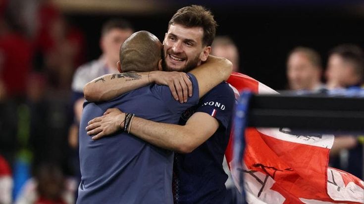 Champions al Psg, la notte di Kvaratskhelia: ma il nuovo profeta non avrà il Pallone d’oro