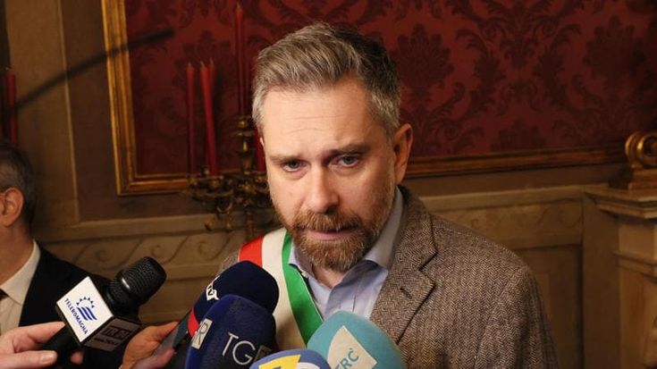 I rincari di bus e sosta approdano in consiglio comunale. Malumori nel Pd