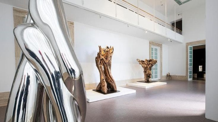 Marmo, acciaio e bronzo così la scultura di Atchugarry incontra il Novecento