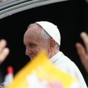 Papa Francesco difende il patto Onu sulle migrazioni: "Sia il riferimento per una accoglienza sicura" 