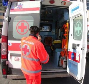 Litiga con la moglie e la accoltella<br />arrestato pizzaiolo all'Acquasanta