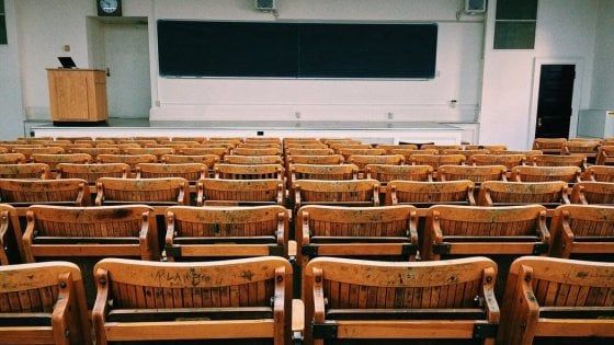 Coronavirus, alcuni alunni sono italiani: scuola chiude per effettuare "profonda pulizia"