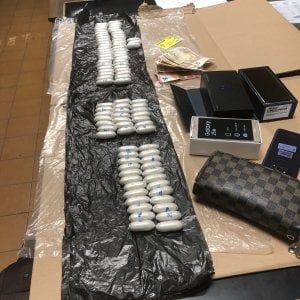 Frejus: due chili di eroina nascosti nello stomaco, in manette corriere della droga