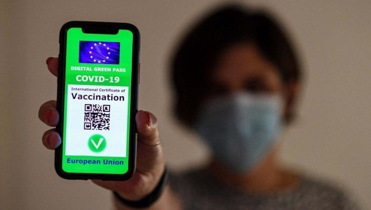 Arriva il Green Pass obbligatorio in aziende e uffici, sarà la svolta contro il Covid-19?