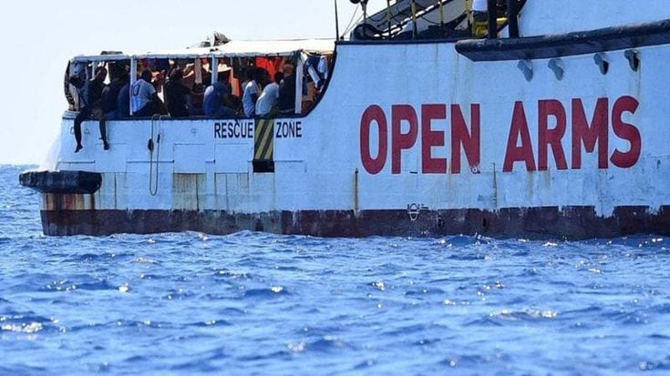 Il pentimento tardivo dei grillini al fianco del Capitano: “Sui migranti abbiamo sbagliato”