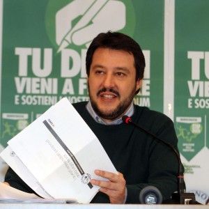 Salvini: "Le riforme di Renzi? Finta abolizione del Senato e  sul federalismo l'Italia va in contromano"