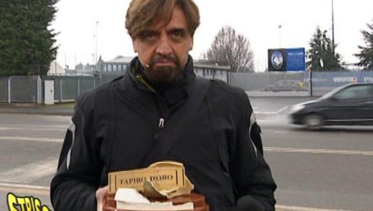 Atalanta, Gomez rifiuta il Tapiro d'Oro. Striscia: "Ce lo ha tirato", ma lui smentisce: "Non ho lanciato niente"