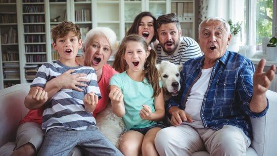 TV, che evoluzione: dal bianco e nero all’utilizzo di un miliardo di colori  