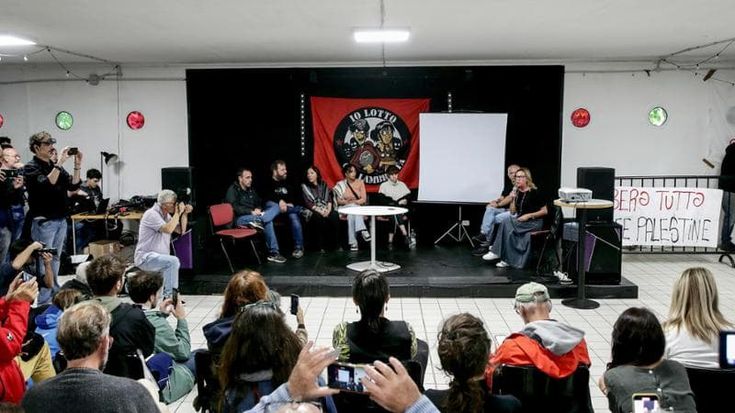 Scontri in Centrale, i due studenti del liceo Carducci ai domiciliari possono tornare a scuola