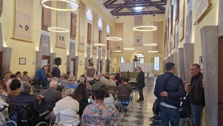 Arresto sindaco di Sorrento, i suoi consiglieri si dimettono: tutti a casa
