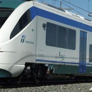 Cosenza, deraglia treno in galleria. Undici feriti