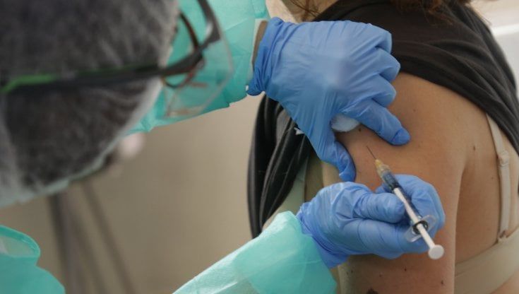 Allarme no vax in corsia. E ora anche nel governo c’è il partito dell’obbligo