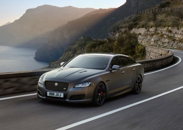 Jaguar XJR575