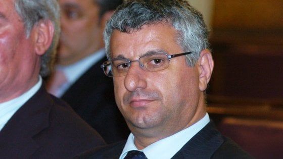 Condannato per mafia gestiva le coop di migranti: Trapani, arrestato l'ex deputato Udc Fratello