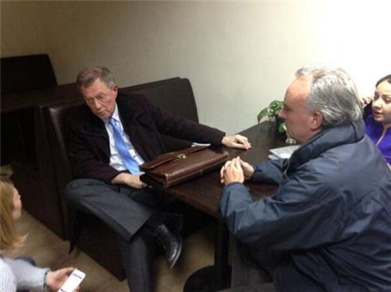 Ucraina, inviato Onu Robert Serry cacciato via dalla Crimea