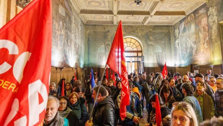 L’assistente sociale, la vigilessa, la maestra: “Con i nostri stipendi bloccati non ce la facciamo”