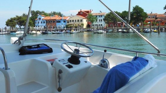 Una vacanza diversa, navigando su fiumi e canali