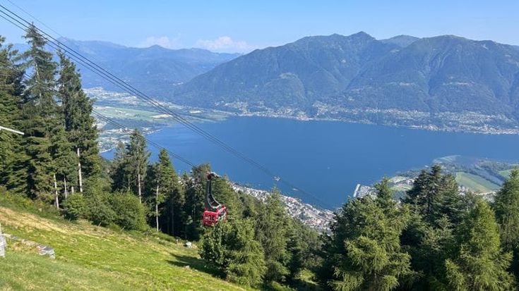 Castelli, miniature, e naturalmente laghi. La Svizzera del Ticino e i suoi segreti