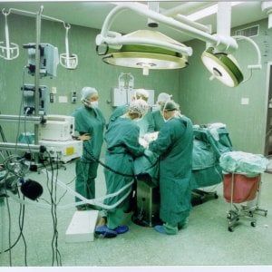 Il sistema sanitario pubblico perde 730 medici all'anno