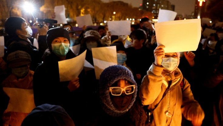 Pechino, proteste anti lockdown all'università. La studentessa italiana: “Non possiamo né entrare né uscire dal campus"
