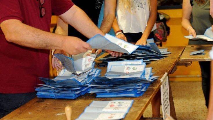 Lombardia, ballottaggi 2021: 11 comuni tornano alle urne, occhi puntati su Varese. Come si vota domenica 17 e lunedì 18 ottobre
