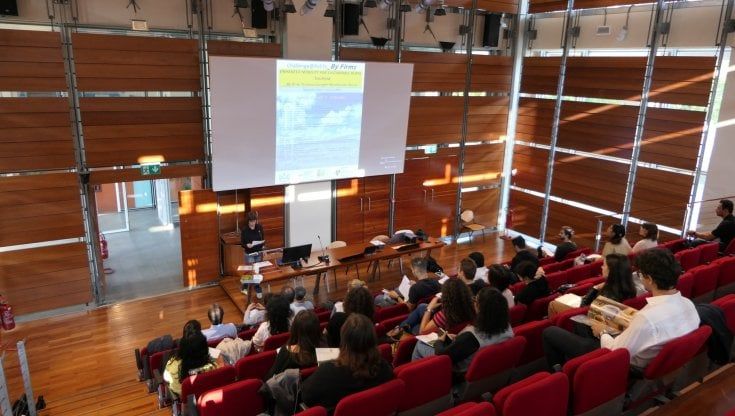 Torino, il Covid fa litigare l’accademia: è un caso il convegno al Politecnico che revoca il patrocinio