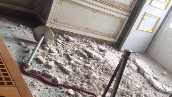 I carabinieri sequestrano sei sale della Reggia di Caserta