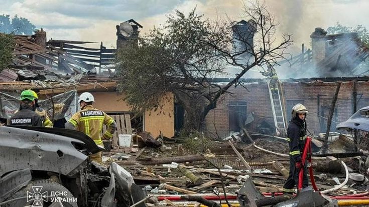 Ucraina, raid russo sulla fiera delle armi: nuova strage nell’area di Bucha