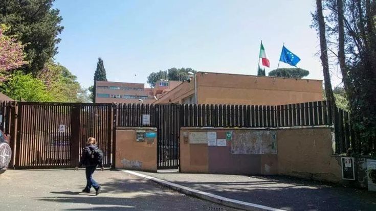 Liceo Farnesina, dietro la lista stupri il racconto di una studentessa: “Era Capodanno, avevo bevuto”