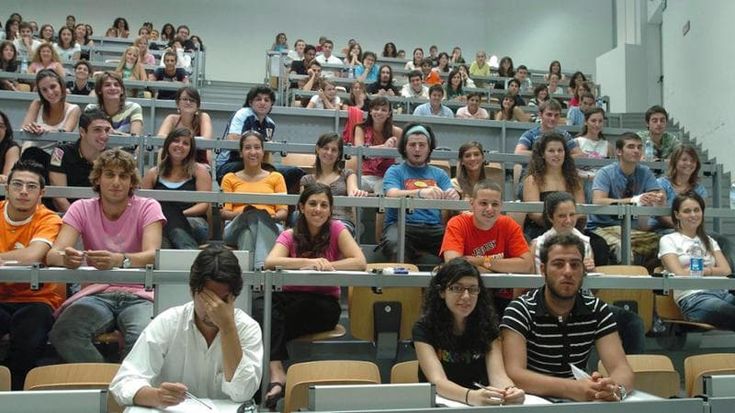 Quanto vale la laurea: la classifica delle Università che “offrono” gli stipendi migliori
