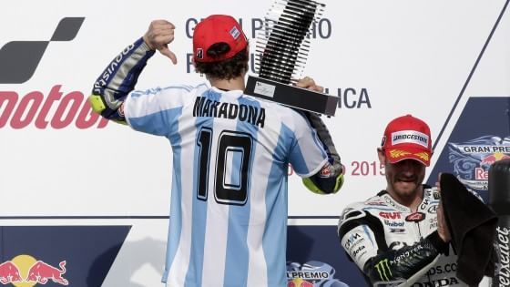 MotoGp, Rossi: "Una vittoria speciale". E Maradona lo ringrazia