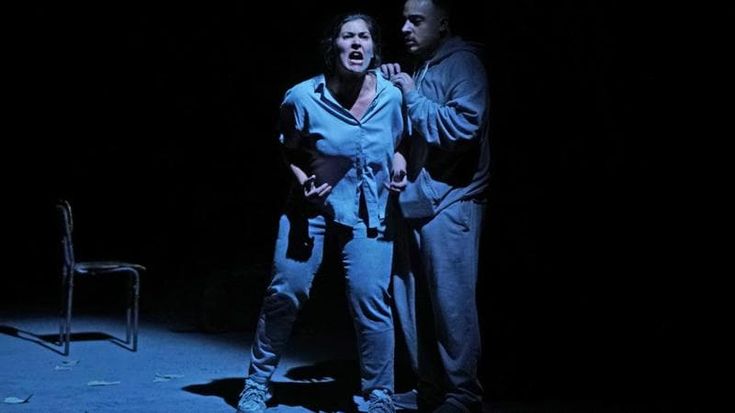 “Incontro”, a Napoli il teatro che graffia le ferite della città
