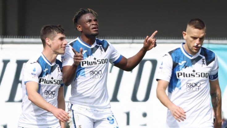 Verona-Atalanta 0-2: Malinovskyi-Zapata, i nerazzurri blindano la Champions