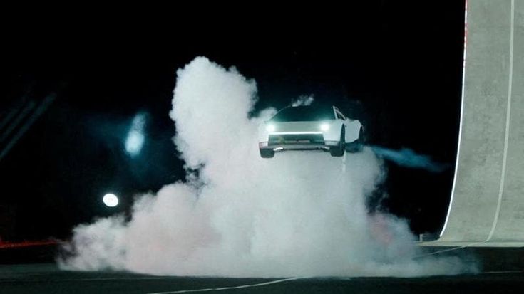 Tesla svela la nuova Roadster con propulsori SpaceX. Uno show per Musk: l’auto vola