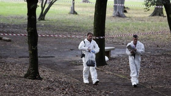 Roma, due omicidi con il pugnale: per gli investigatori la mano è la stessa. Il fermato ammette: "Ho aggredito la trans"