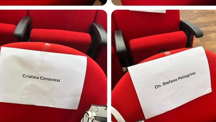 Sul suo segnaposto manca “onorevole” prima del nome, ma i colleghi uomini di Ciminnisi ce l’hanno