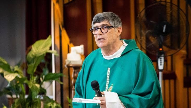 Il boss pentito: “I Monfregolo misero la bomba a don Patriciello per colpire i Ciccarelli”