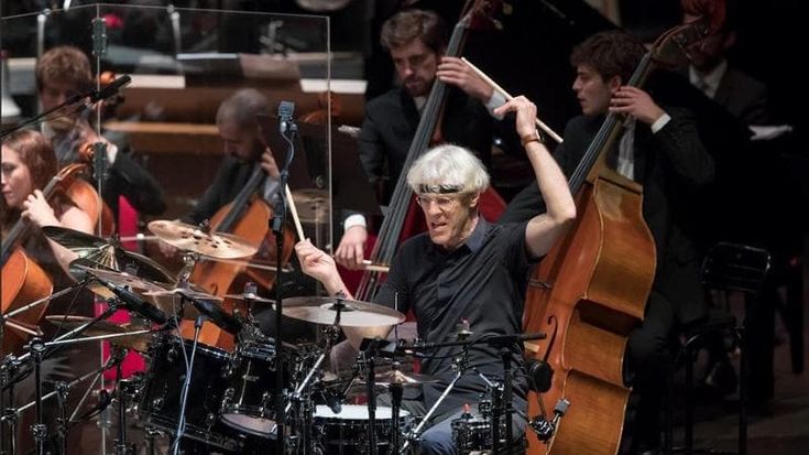 Stewart Copeland: “Con Sting litigavo di brutto. Risuonare i Police con l’orchestra regala nuova vita a quelle canzoni”