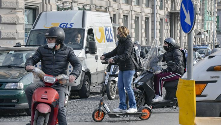 Napoli viaggia in monopattino, oltre settemila gli abbonati