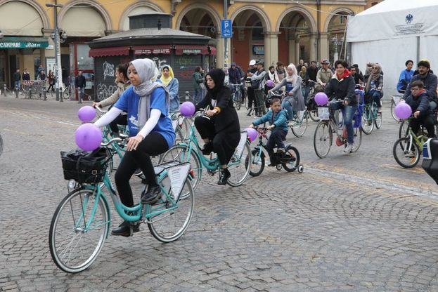 Bologna, la biciclettata per le donne 
