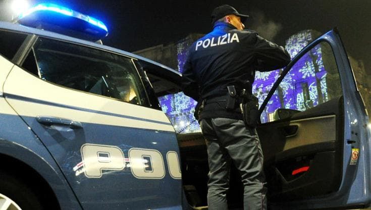 Notte di terrore in Versilia: sequestra una coppia per ore in casa e abusa della donna. Arrestato