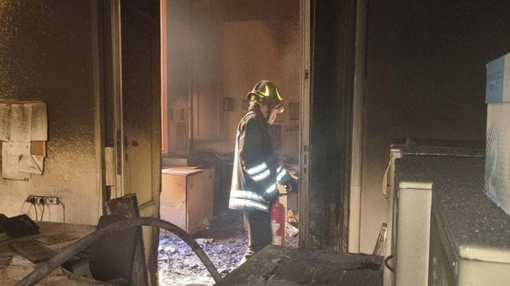 Fiamme nel liceo Machiavelli e maturità sospesa: si indaga sull’ipotesi dolo