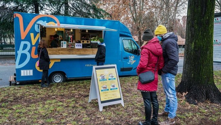 Basta cucina, gli chef mettono le ruote: "Meglio il food truck"