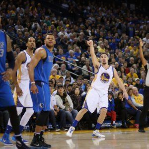 Basket, Nba: Golden State e San Antonio senza sosta, Toronto cade a Houston