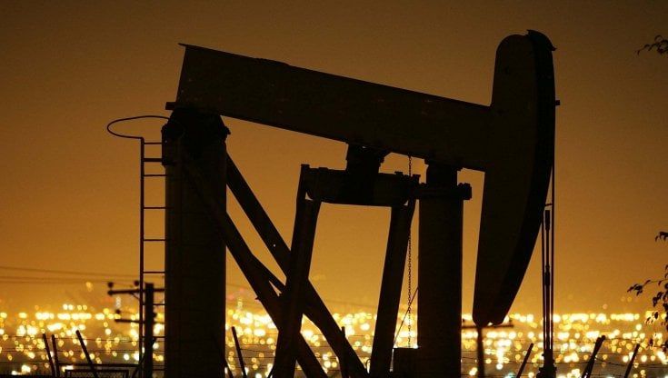 Petrolio, contro l'embargo la Russia aumenta le esportazioni verso l'India e la Russia 