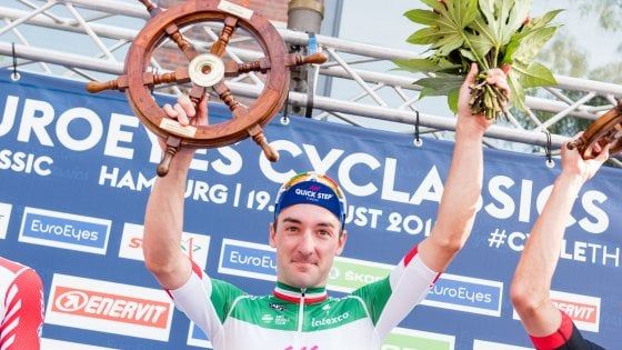 Ciclismo, Viviani fa il bis ad Amburgo: è il velocista più forte del momento